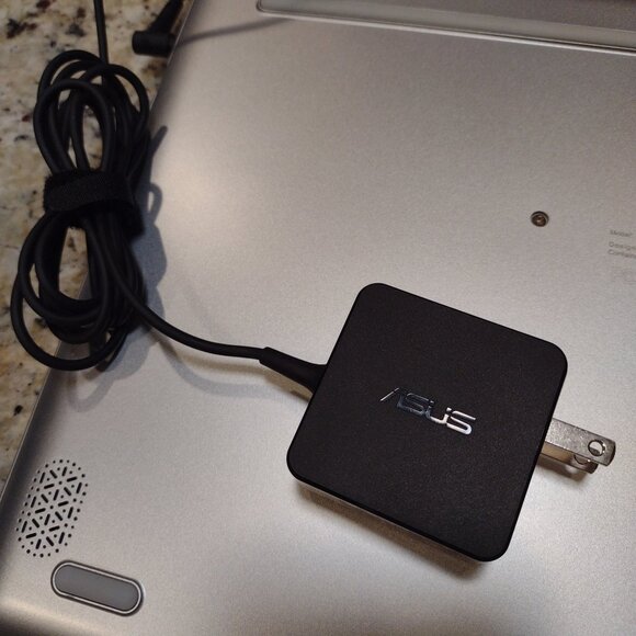 ASUS VIVOBOOK X712JA | CORE I5-1035G1 1.0GHZ | 2TB | 20GB RAM | WINDOWS 11 - Picture 7 of 14